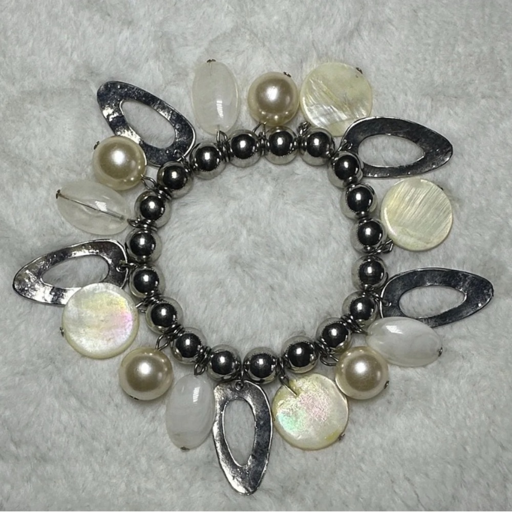 Women’s Pearl and Silver Charm Stretch Bracelet - White